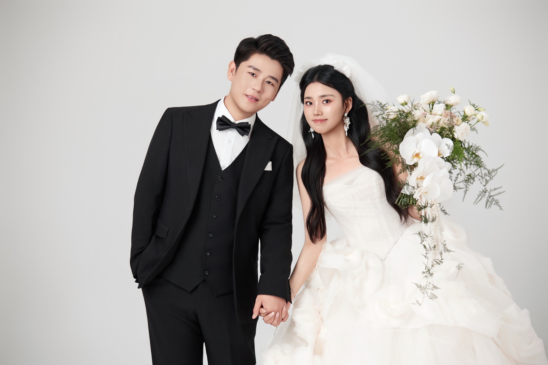 乔金州与李微的主纱双人婚纱照